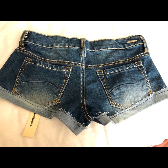 Dollhouse “The Sienna” *bling* Jean shorts. size 3 - Picture 12 of 14